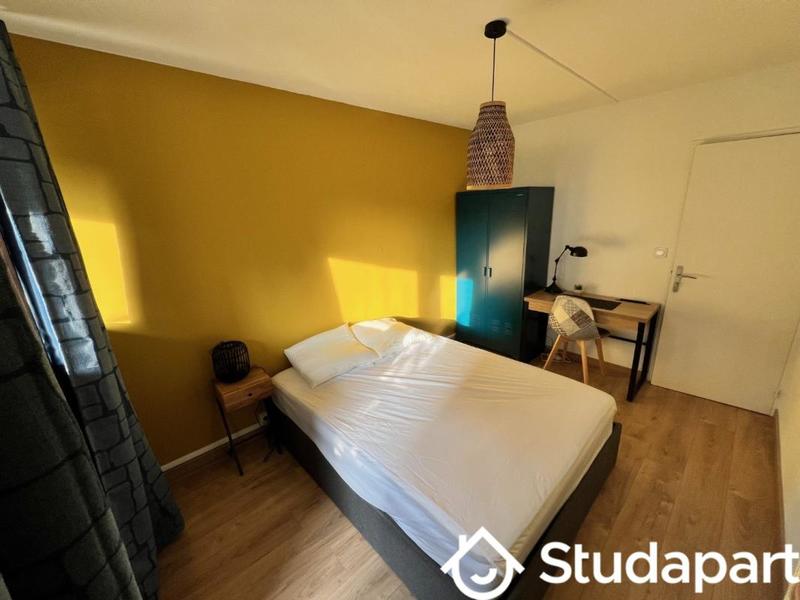 Chambre - 11 m² - 1 pièce