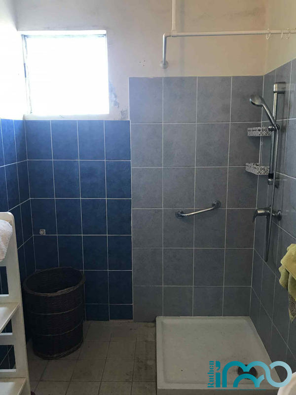 Maison - 200 m² - 8 pièces