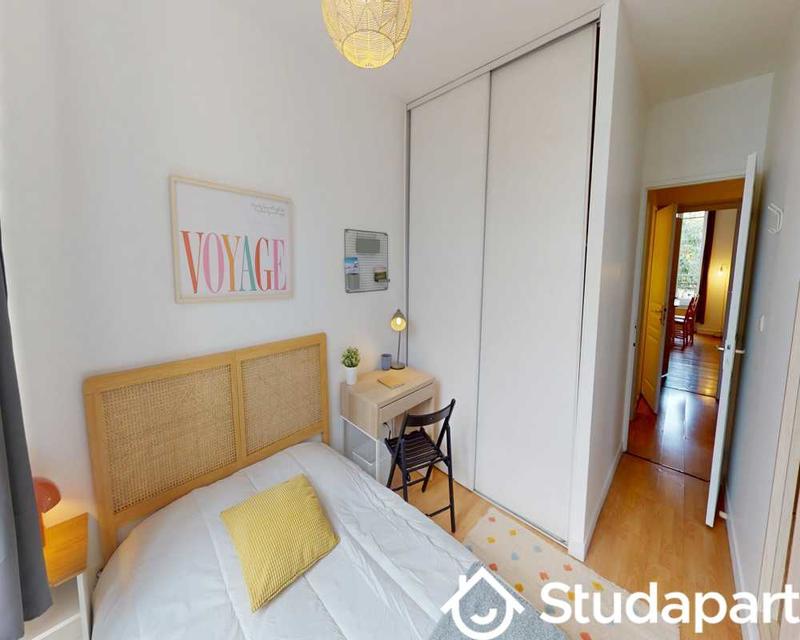 Chambre - 80 m² - 1 pièce