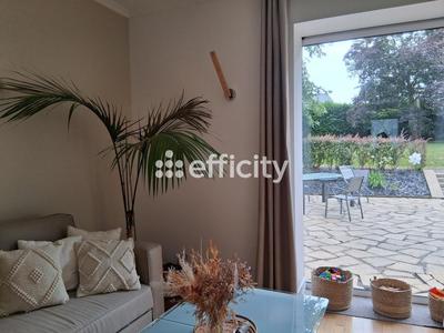 Maison - 208 m² - 10 pièces