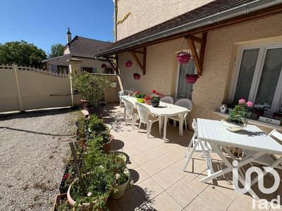 Maison - 216 m² - 8 pièces