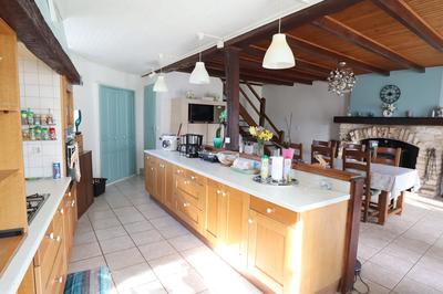 Maison - 207 m² - 7 pièces