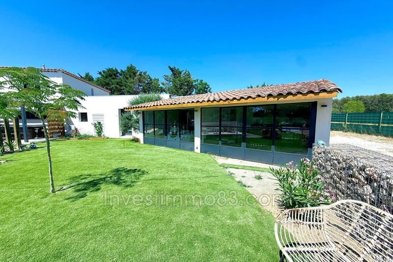 Propriété - 203 m² - 10 pièces