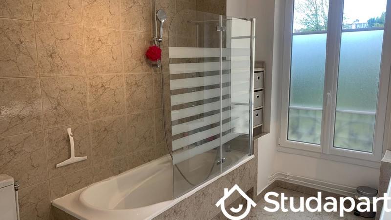 Chambre - 12 m² - 1 pièce