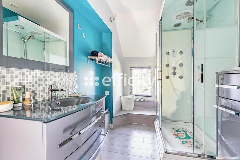 Maison - 147 m² - 6 pièces