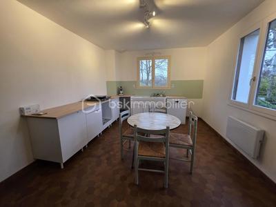 Maison traditionnelle - 143 m² - 6 pièces