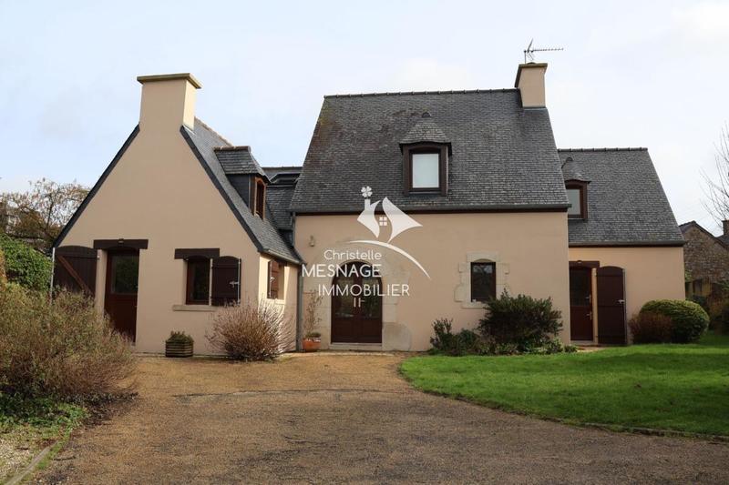 Maison traditionnelle - 156 m² - 5 pièces