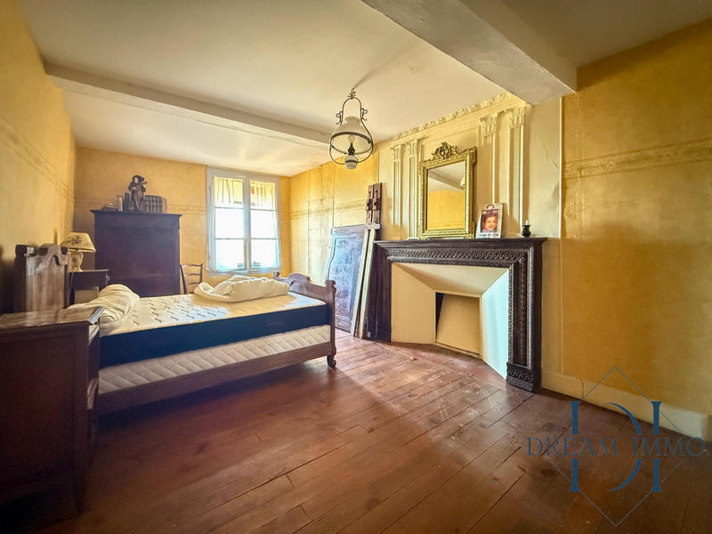 Maison ancienne - 380 m² - 15 pièces