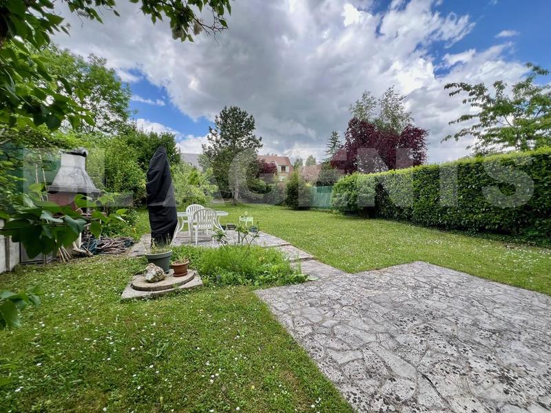 Pavillon - 150 m² - 7 pièces