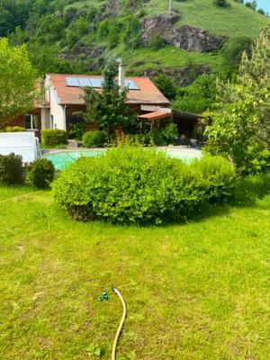 Maison - 230 m² - 8 pièces