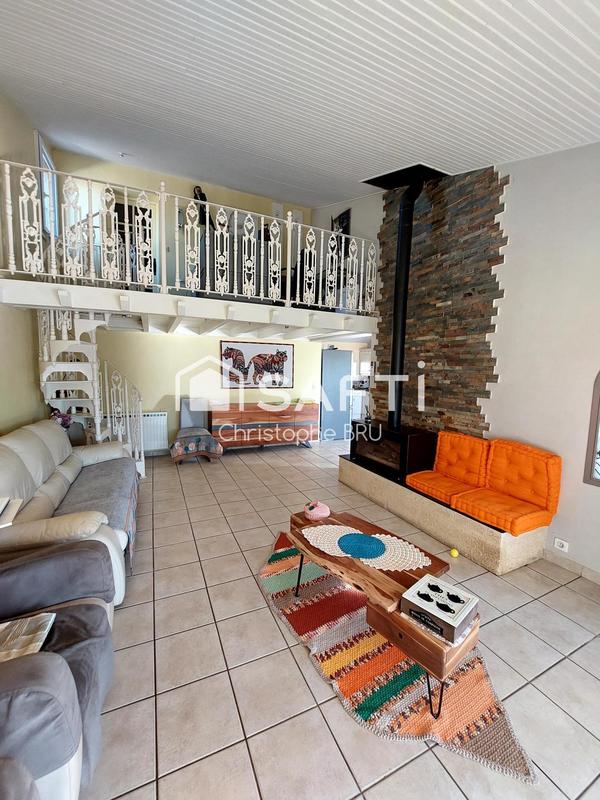 Maison - 215 m² - 6 pièces