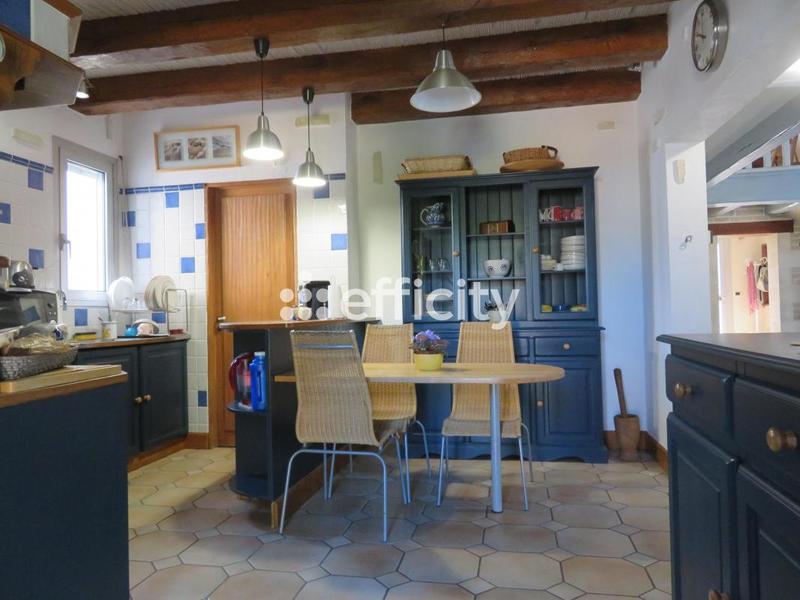 Maison - 212 m² - 7 pièces