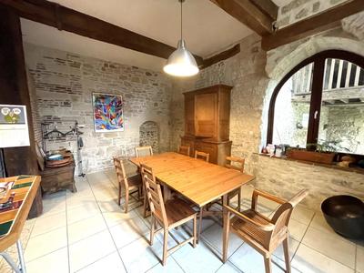 Maison - 225 m² - 6 pièces