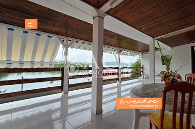 Maison - 227 m² - 8 pièces