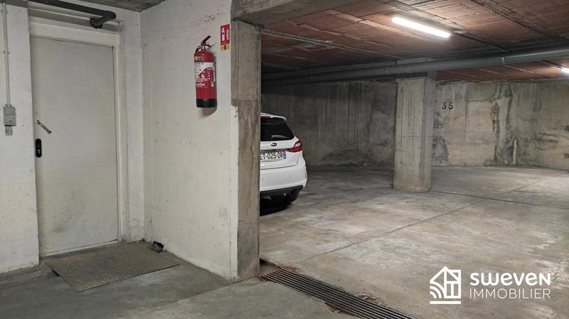 Parking / Garage - 12 m²