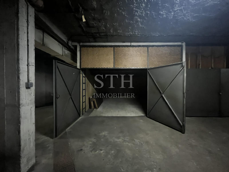 Parking / Garage - 18 m²