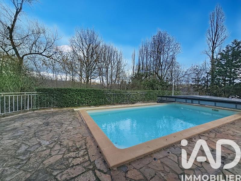 Maison - 368 m² - 10 pièces