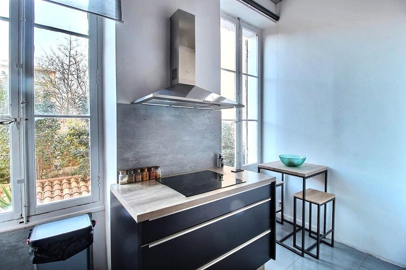 Local commercial - 90 m² - 1 pièce