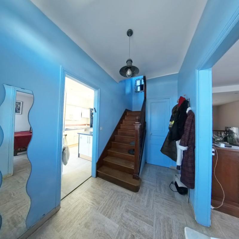 Maison - 127 m² - 8 pièces