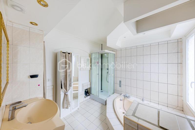 Pavillon - 135 m² - 7 pièces