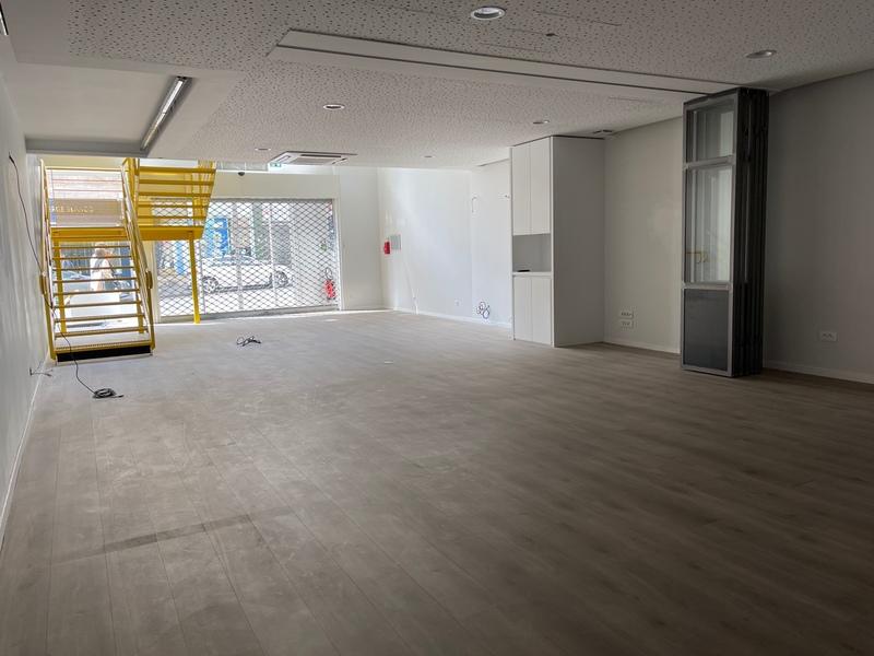 Local commercial - 230 m² - 2 pièces