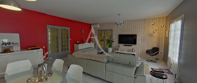 Maison - 274 m² - 9 pièces