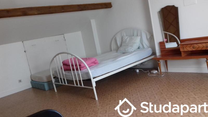 Chambre - 10 m² - 1 pièce