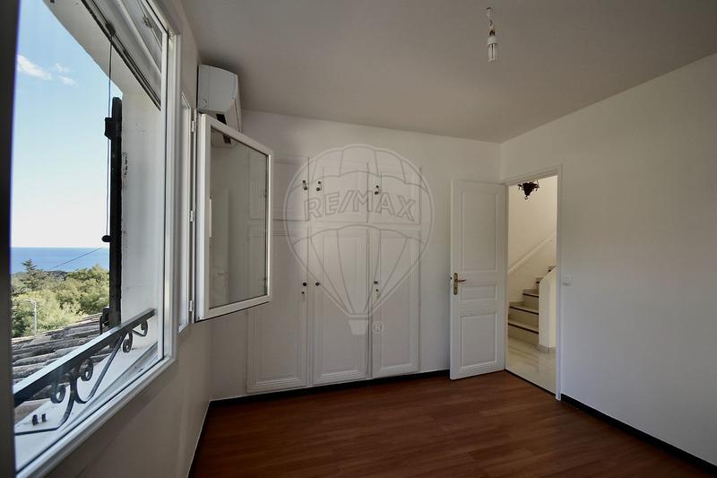 Maison d'architecte - 235 m² - 10 pièces