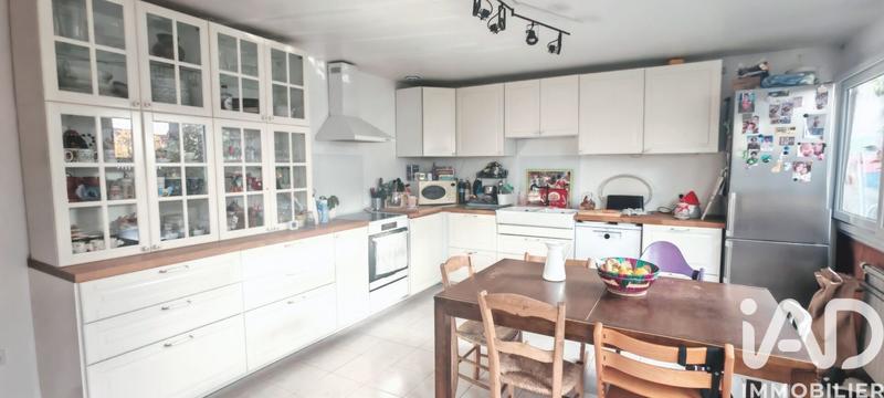 Maison - 121 m² - 6 pièces