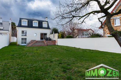 Maison - 165 m² - 8 pièces