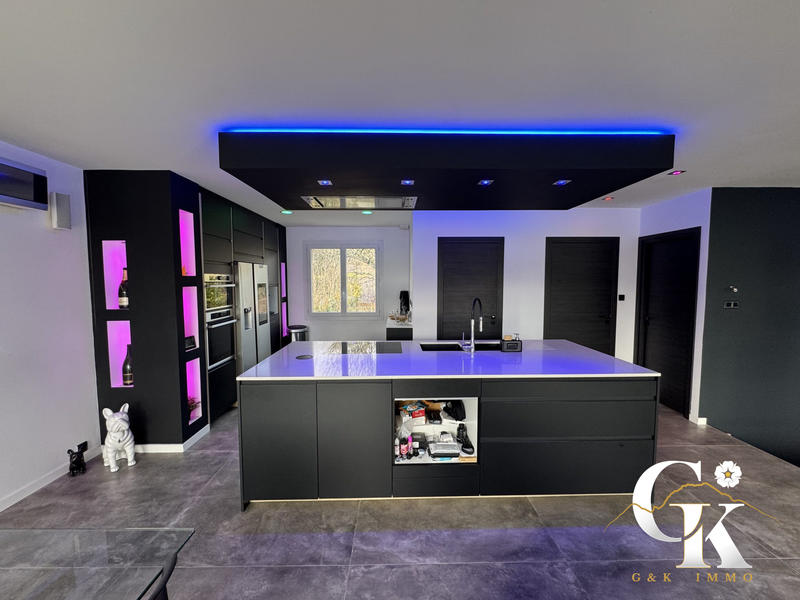 Maison - 90 m² - 5 pièces