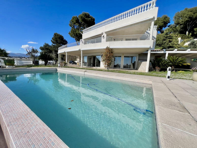 Villa - 240 m² - 5 pièces