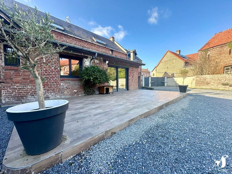 Maison - 210 m² - 6 pièces