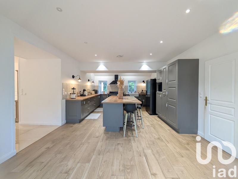 Maison - 286 m² - 10 pièces