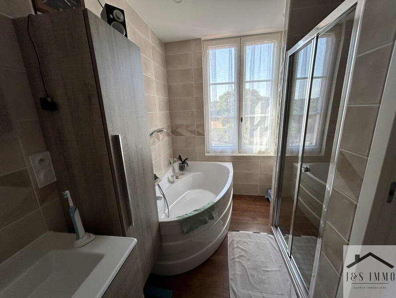 Maison - 170 m² - 6 pièces