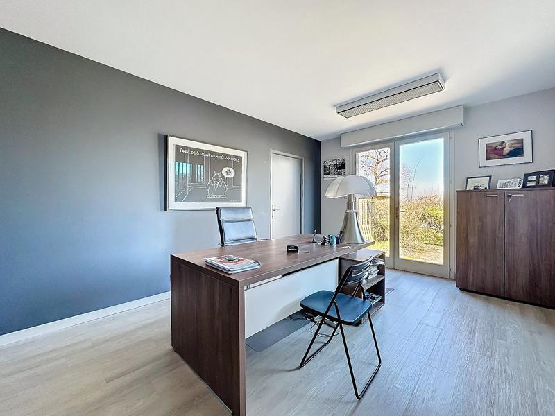 Maison - 220 m² - 9 pièces