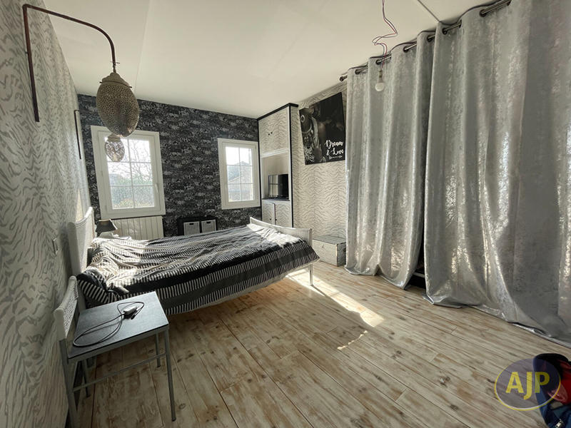 Maison - 170 m² - 6 pièces