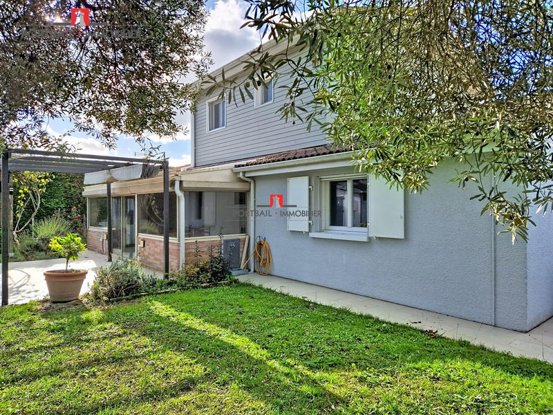 Maison traditionnelle - 145 m² - 6 pièces