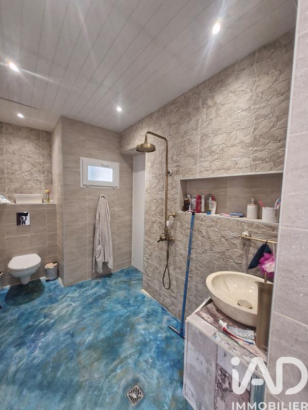 Maison - 230 m² - 6 pièces