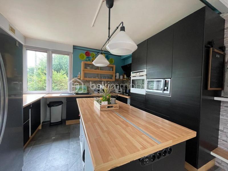 Maison - 168 m² - 8 pièces