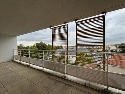 Appartement - 106 m² - 5 pièces