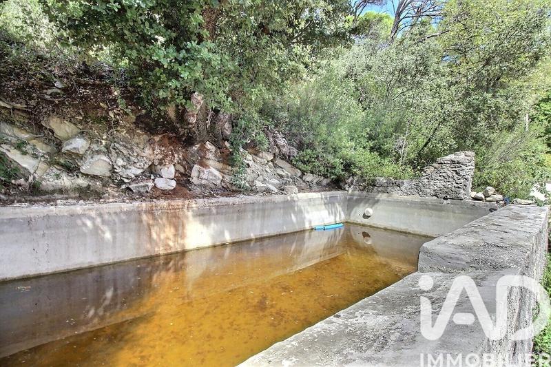 Maison - 220 m² - 8 pièces