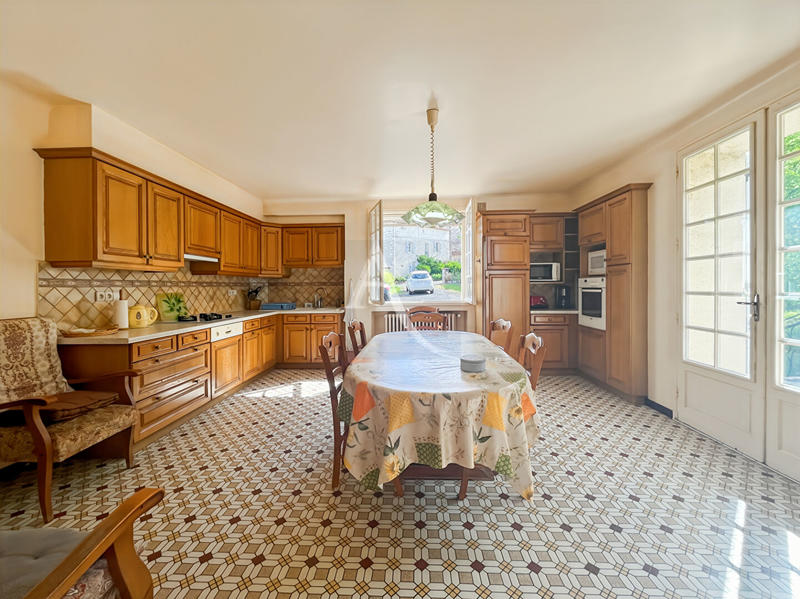 Maison - 171 m² - 7 pièces