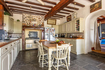 Maison - 318 m² - 9 pièces