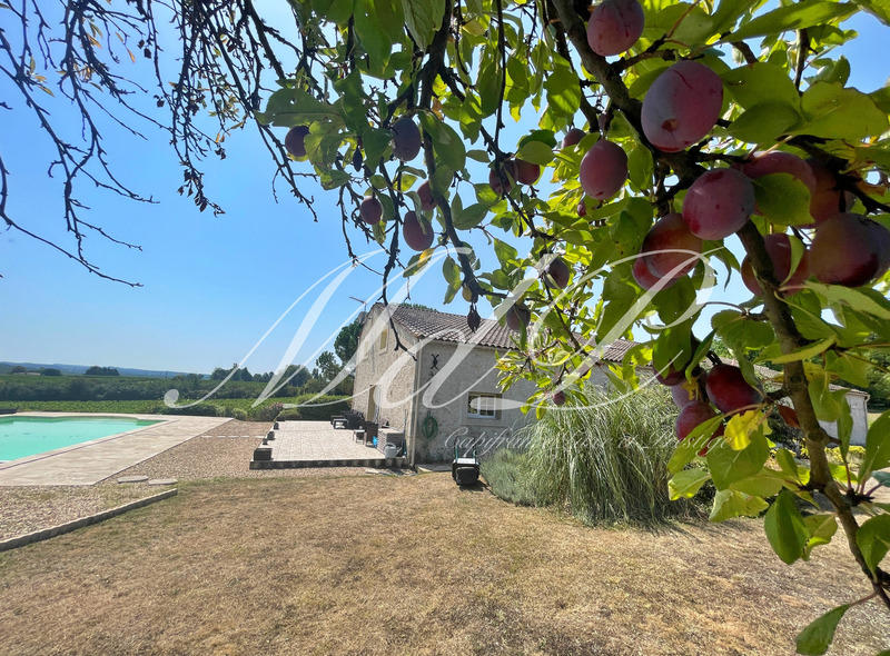 Maison de campagne - 360 m² - 11 pièces