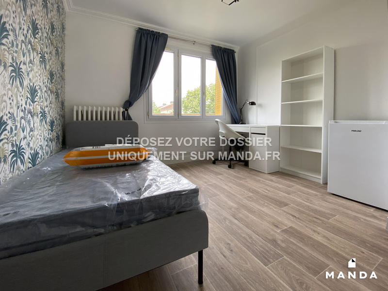 Chambre - 11 m² - 5 pièces