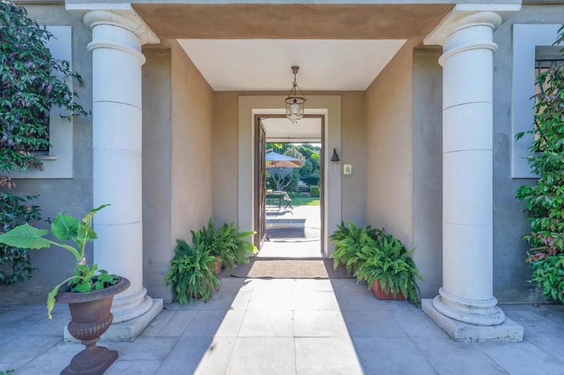 Villa - 277 m² - 9 pièces