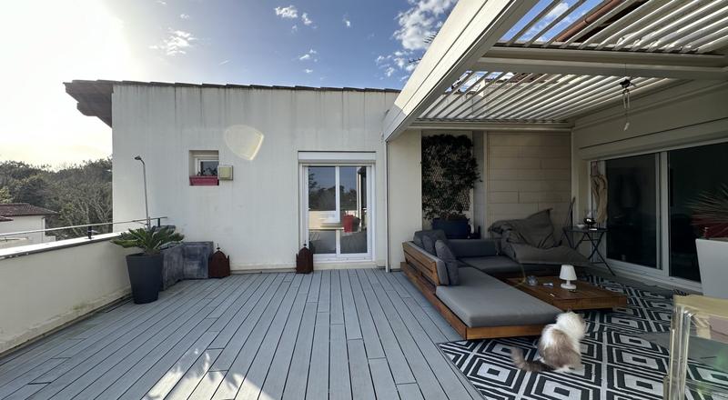 Appartement sur toit - 110 m² - 5 pièces