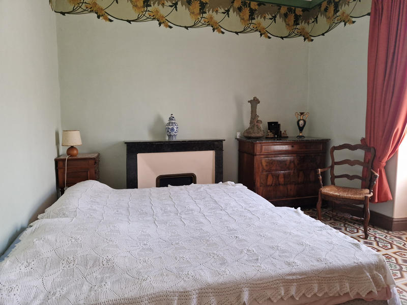 Maison - 221 m² - 8 pièces