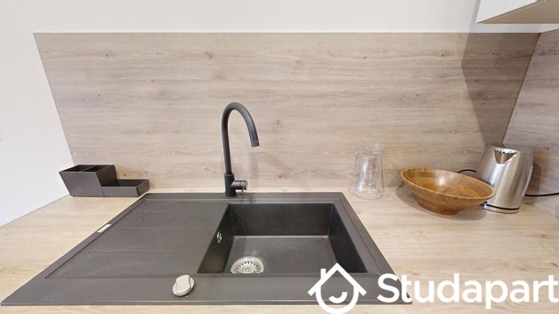 Chambre - 9 m² - 1 pièce